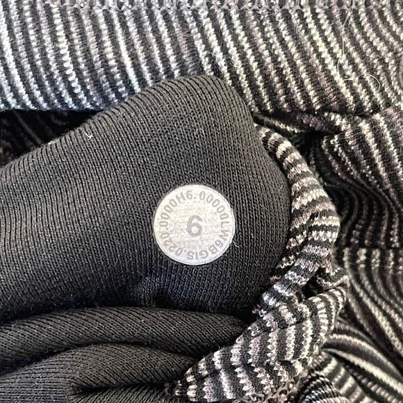 Lululemon Align Crop *21" Wee Are From Space Dark‎ Carbon Ice Grey - Picture 5 of 7